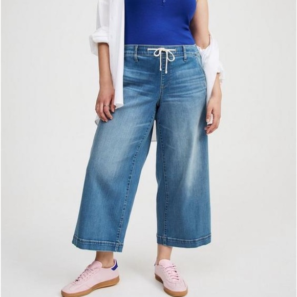 Torrid Cropped Wide-Leg Jeans - Picture 1 of 1